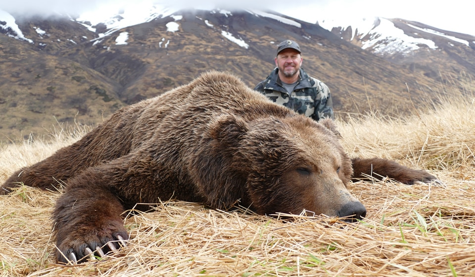 Bear hunt with Arctic North Guides client.