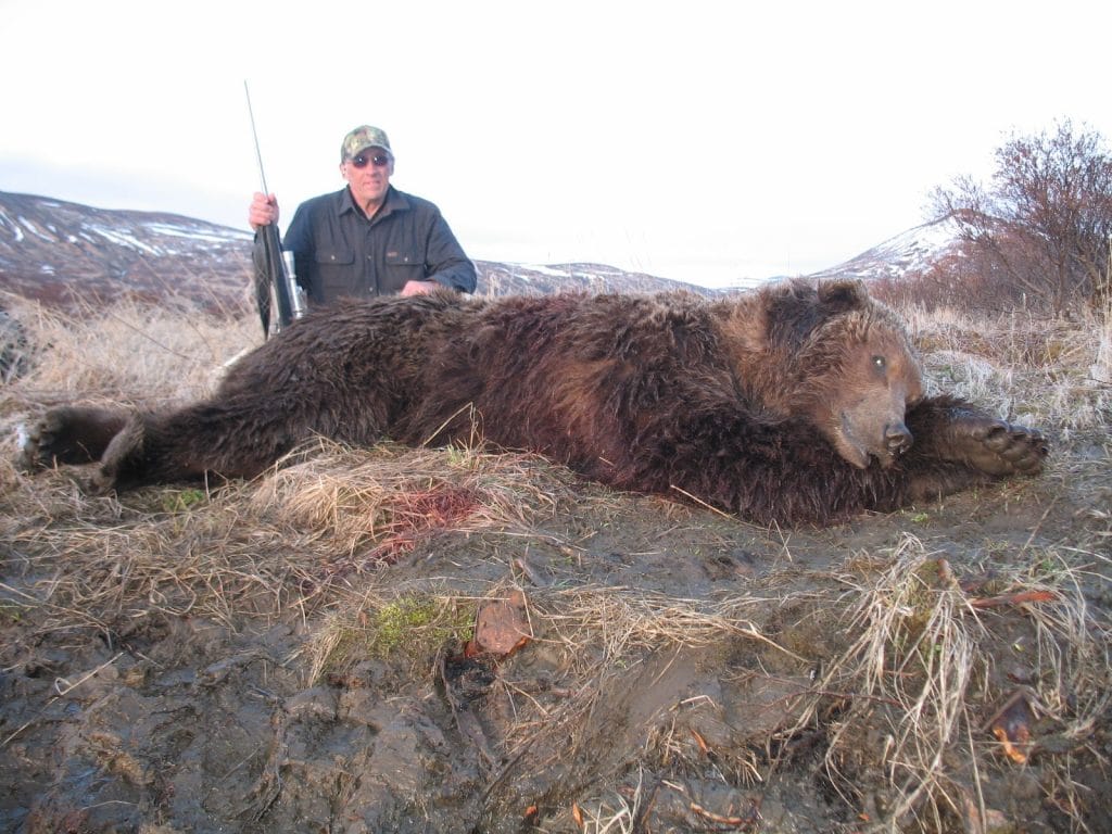 Alaska Brown Bear hunter photo.